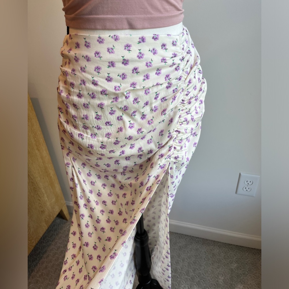 [NWT] Zara floral print midi skirt